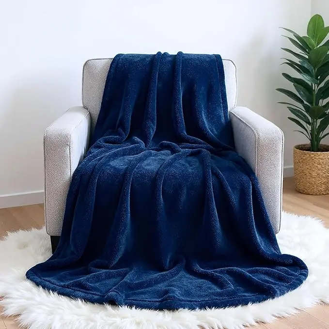 Fleece Throw Blanket Fuzzy Lightweight Warm Soft Plush Blanket for Couch, Bed, Chair (150 x 200 cm)