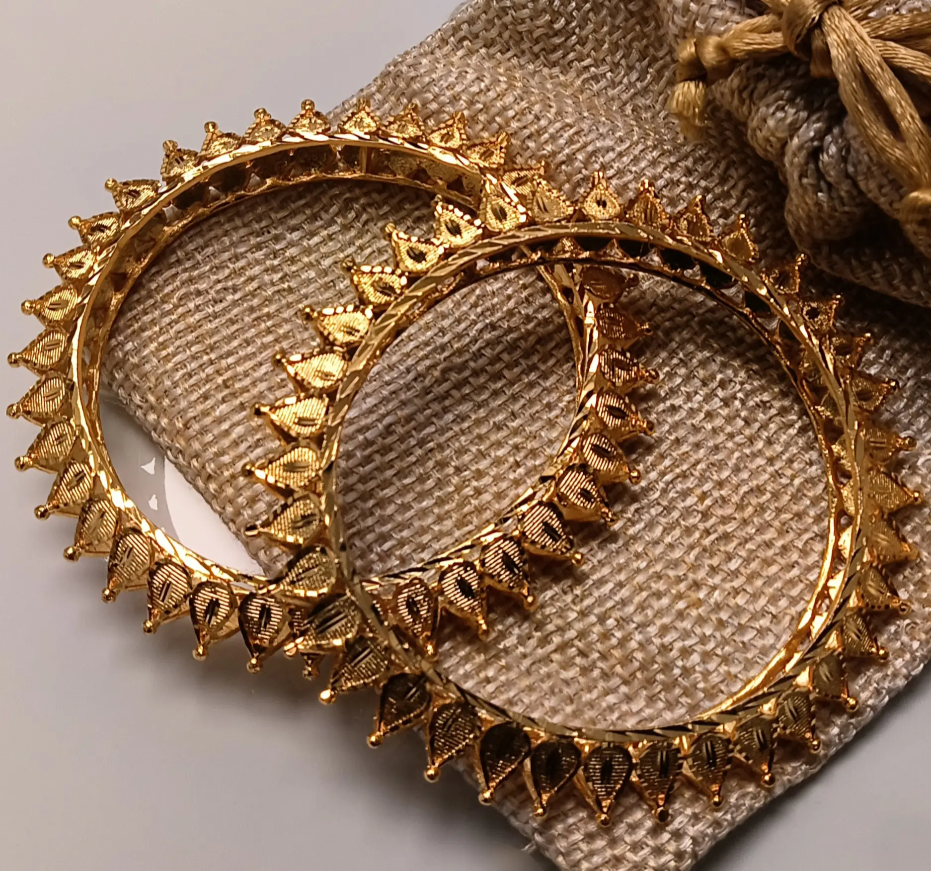 Leaflet Gold-plated Bangles (Size 2.5")