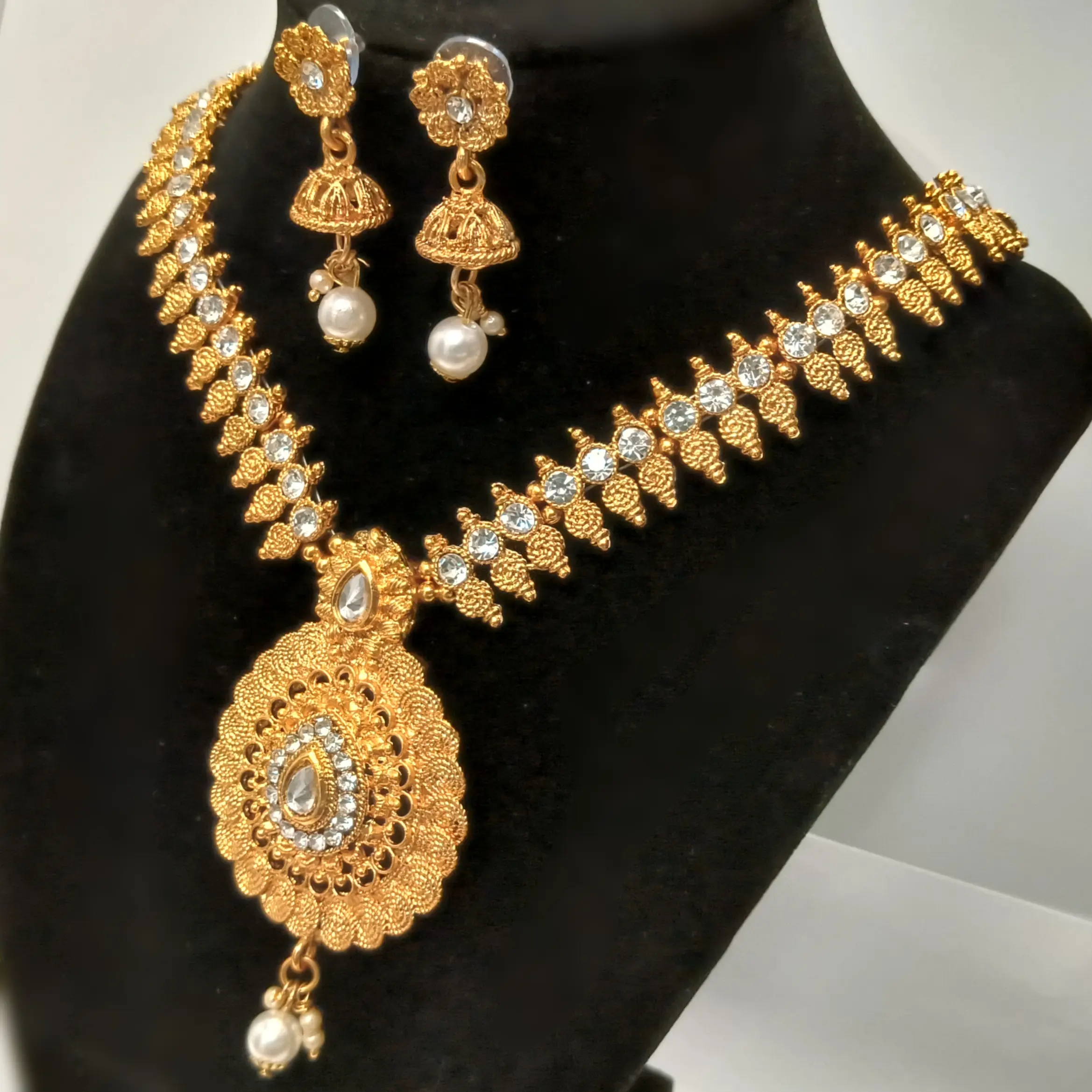Bejeweled Gold-Plated Necklace Set