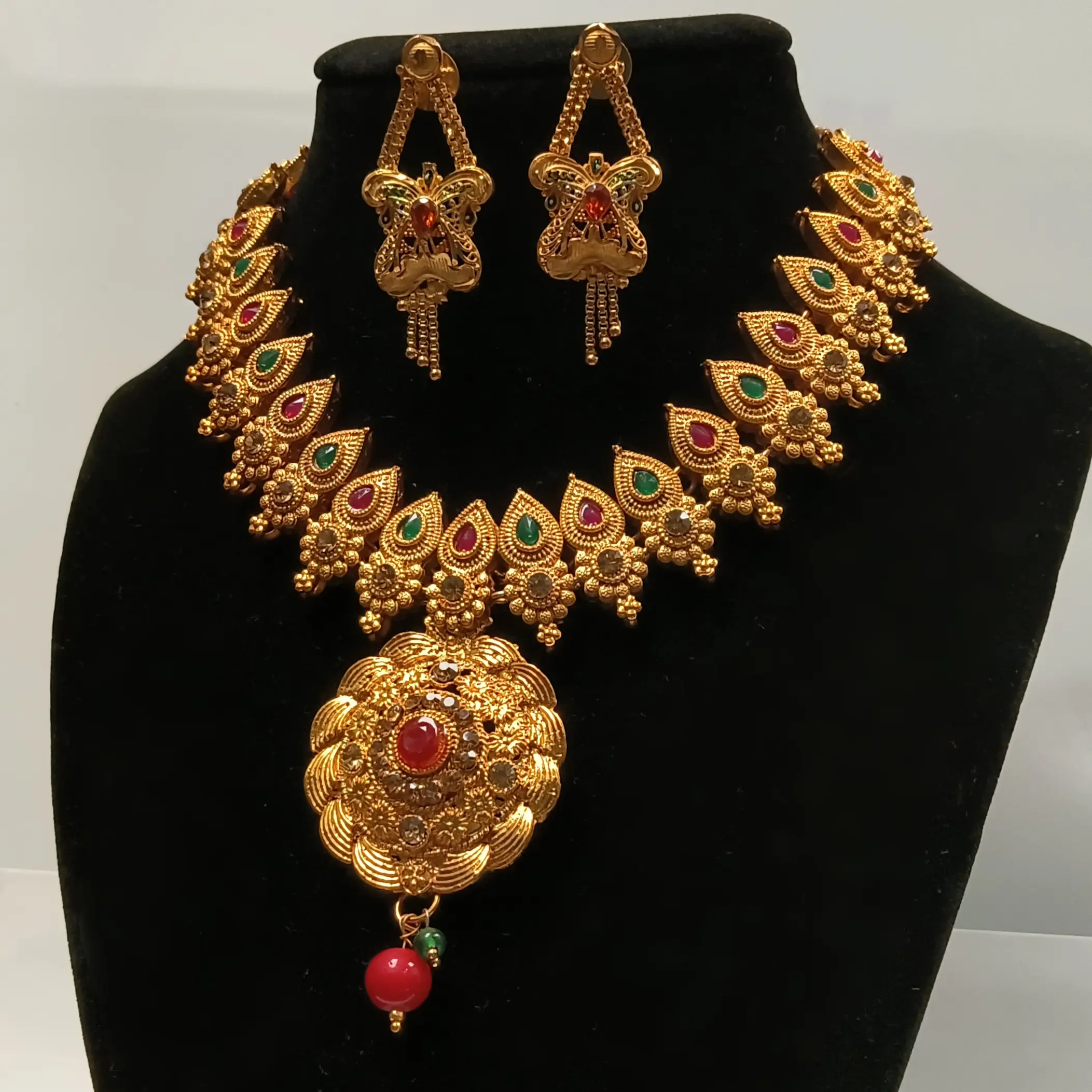 Floral Red Droplet Gold-Plated Necklace Set