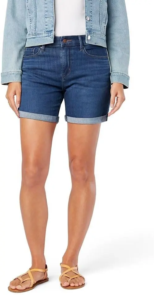 Levi Strauss Signature Women's Mid Rise 5" Inseam Shorts (Size 6)